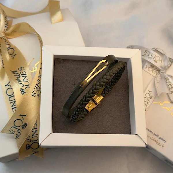 تصویر دوم دستبند طلا زنانه چرم امگا گیس بافت